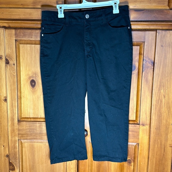 Lee Classic Fit Womens Black Capris - Picture 1 of 2